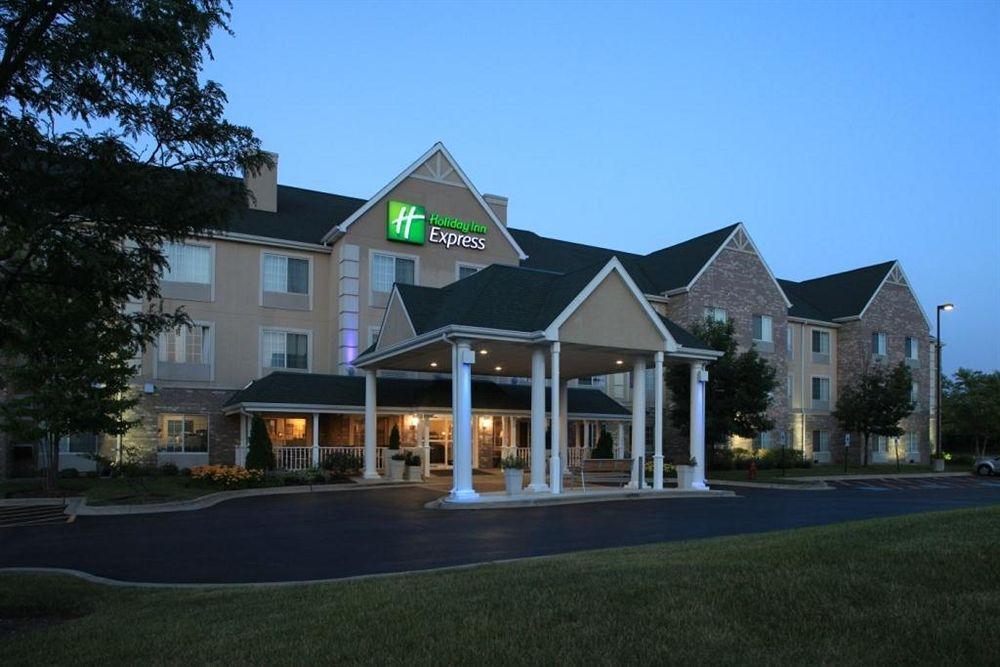 Holiday Inn Express & Suites Chicago-Deerfield Lincolnshire, An Ihg Hotel Riverwoods Dış mekan fotoğraf