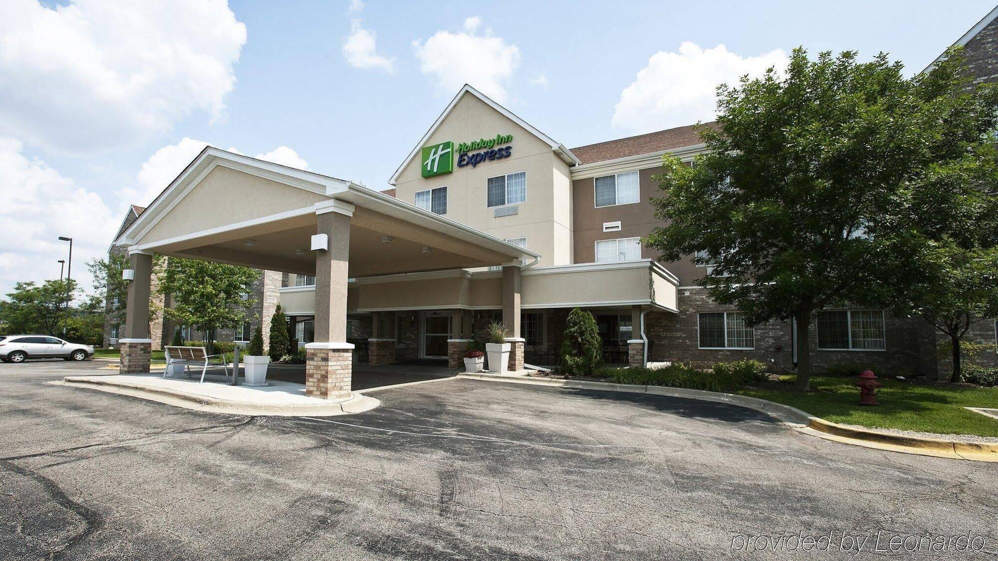 Holiday Inn Express & Suites Chicago-Deerfield Lincolnshire, An Ihg Hotel Riverwoods Dış mekan fotoğraf